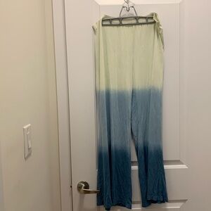 Wide legged pants